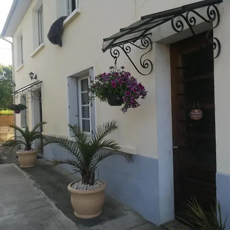 La Maison De - Lourdes فندق مبيت وإفطار