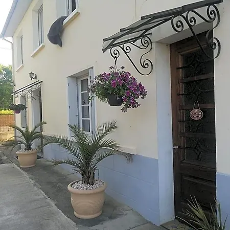 La Maison De - Lourdes Bed & Breakfast *