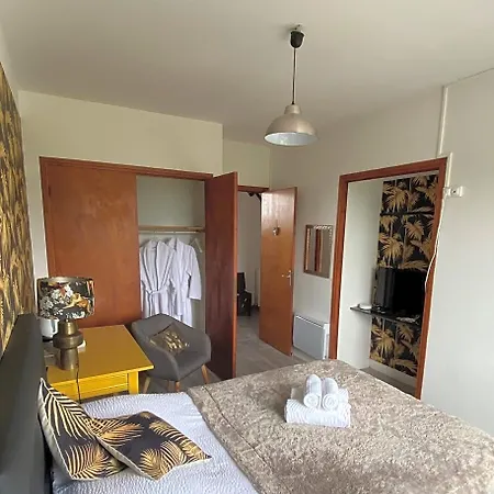 La Maison De - Lourdes Bed & Breakfast Barlest