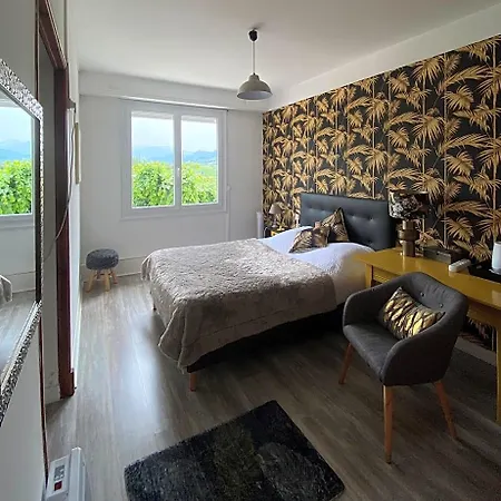 La Maison De - Lourdes Bed & Breakfast