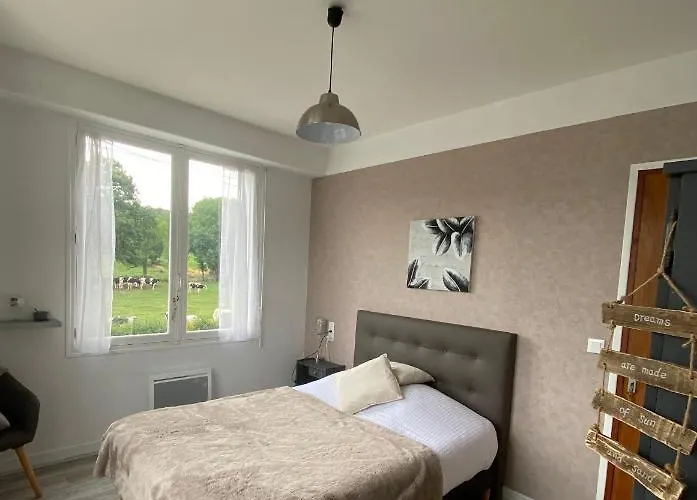 La Maison De - Lourdes Bed & Breakfast Barlest